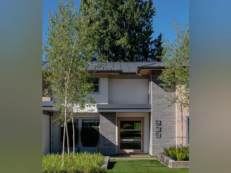 939 Kennedy Avenue, North Vancouver, BC, V7R 1L4