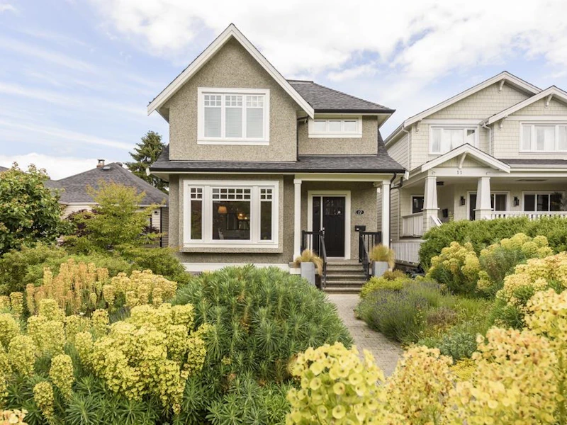 17 W 26th Avenue, Vancouver BC V5Y 2J5