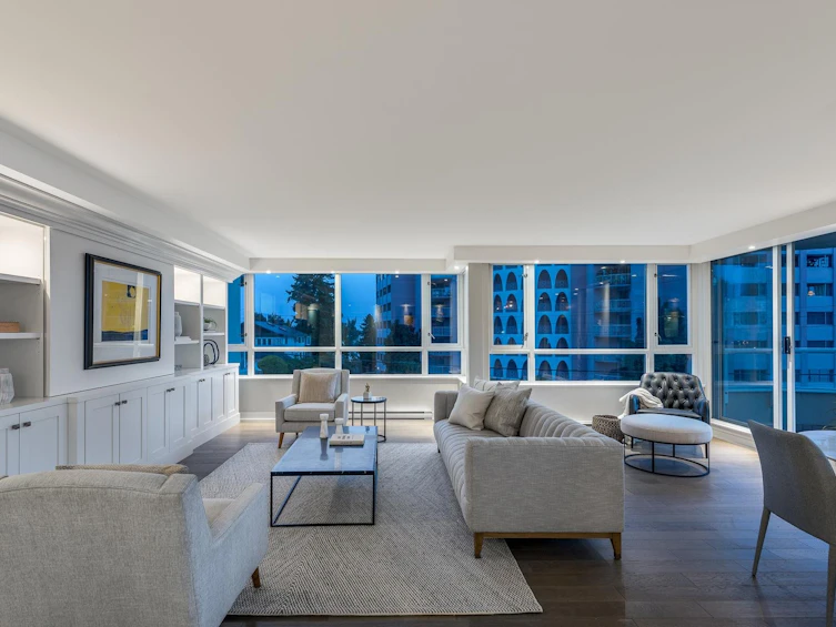 303-2203 Bellevue Avenue, West Vancouver, BC, V7V 4V7