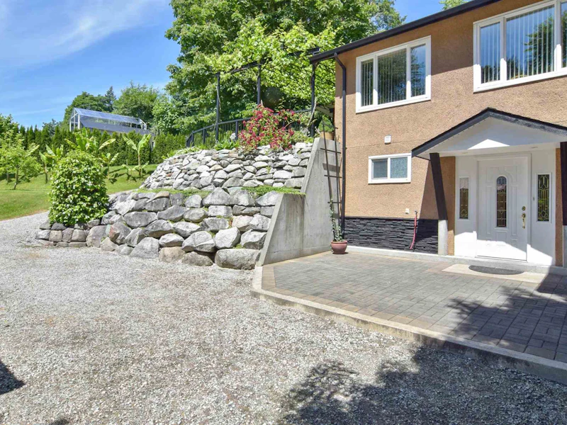 6425 Trapp Avenue, Burnaby BC V3N 2V5