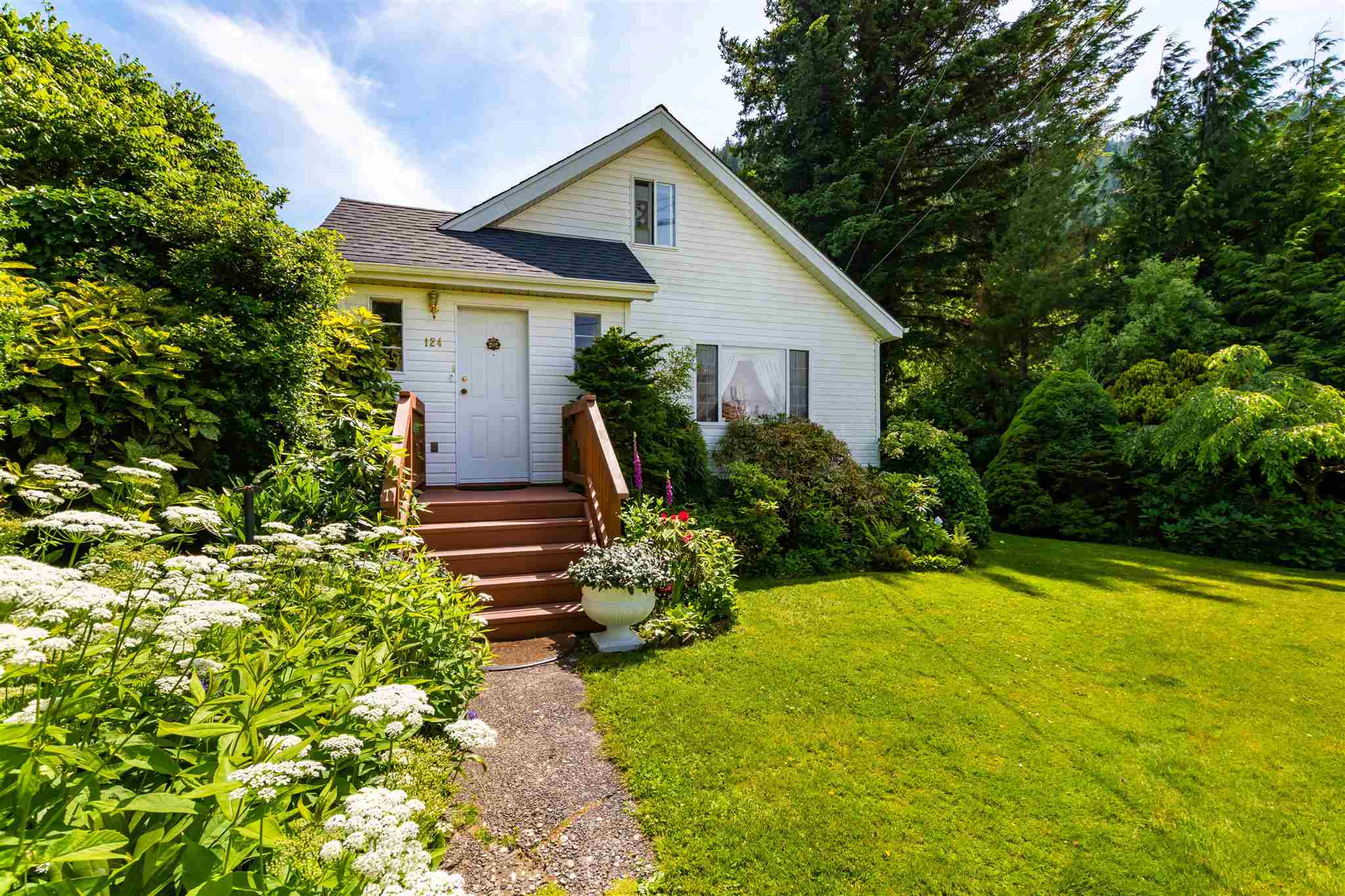 124 Lillooet Avenue, Harrison Hot Springs, BC, V0M 1K0