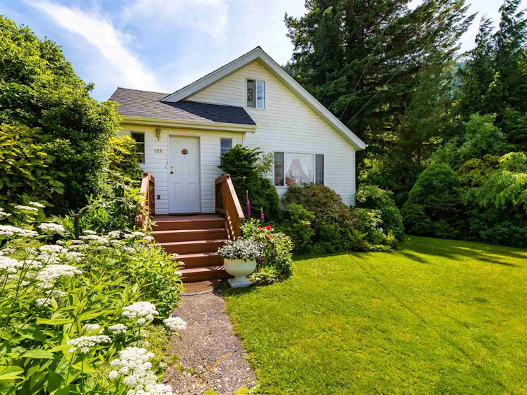 124 Lillooet Avenue, Harrison Hot Springs, BC, V0M 1K0