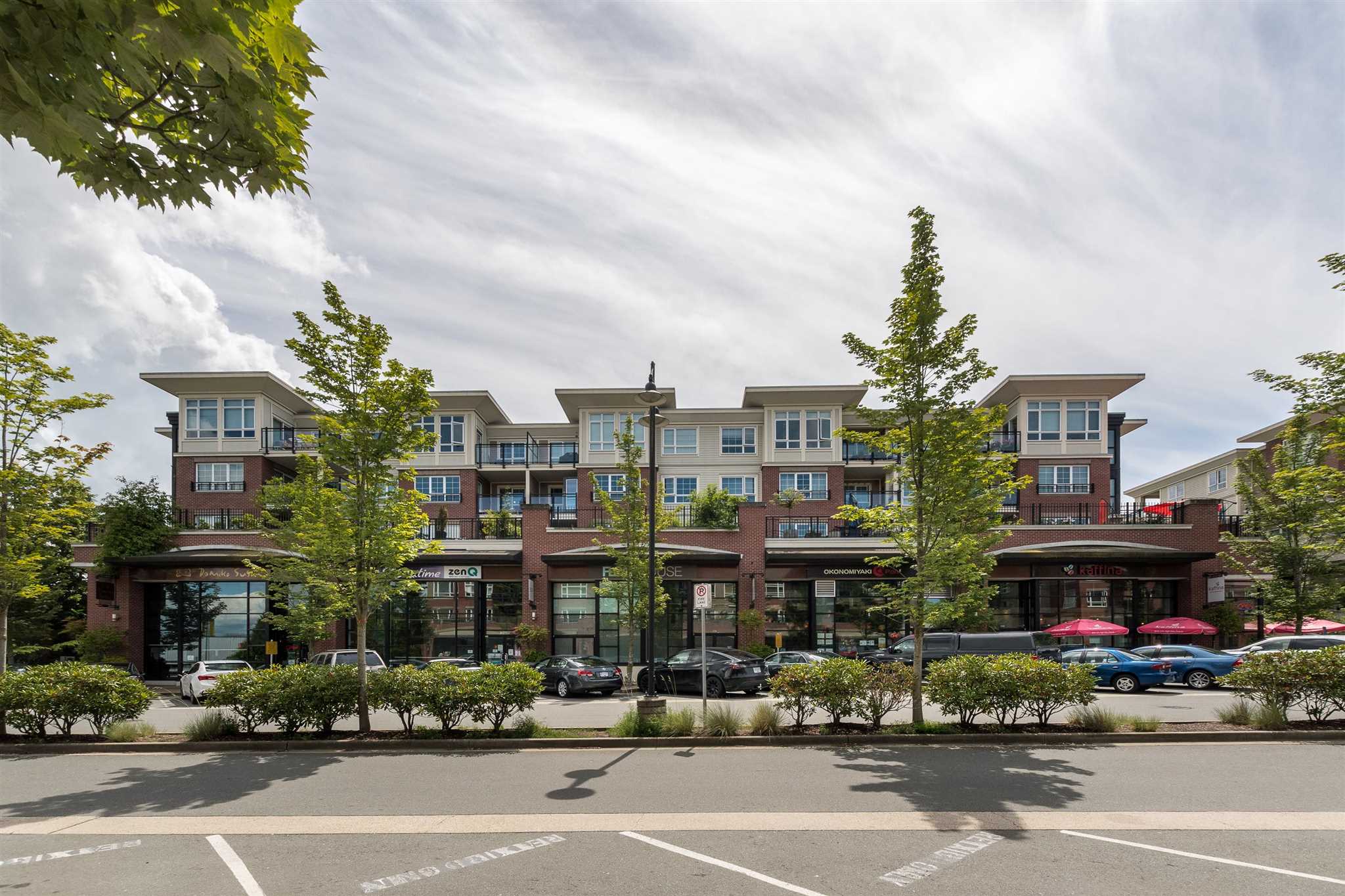 307-2950 King George Boulevard, Surrey, BC, V4P 0E5