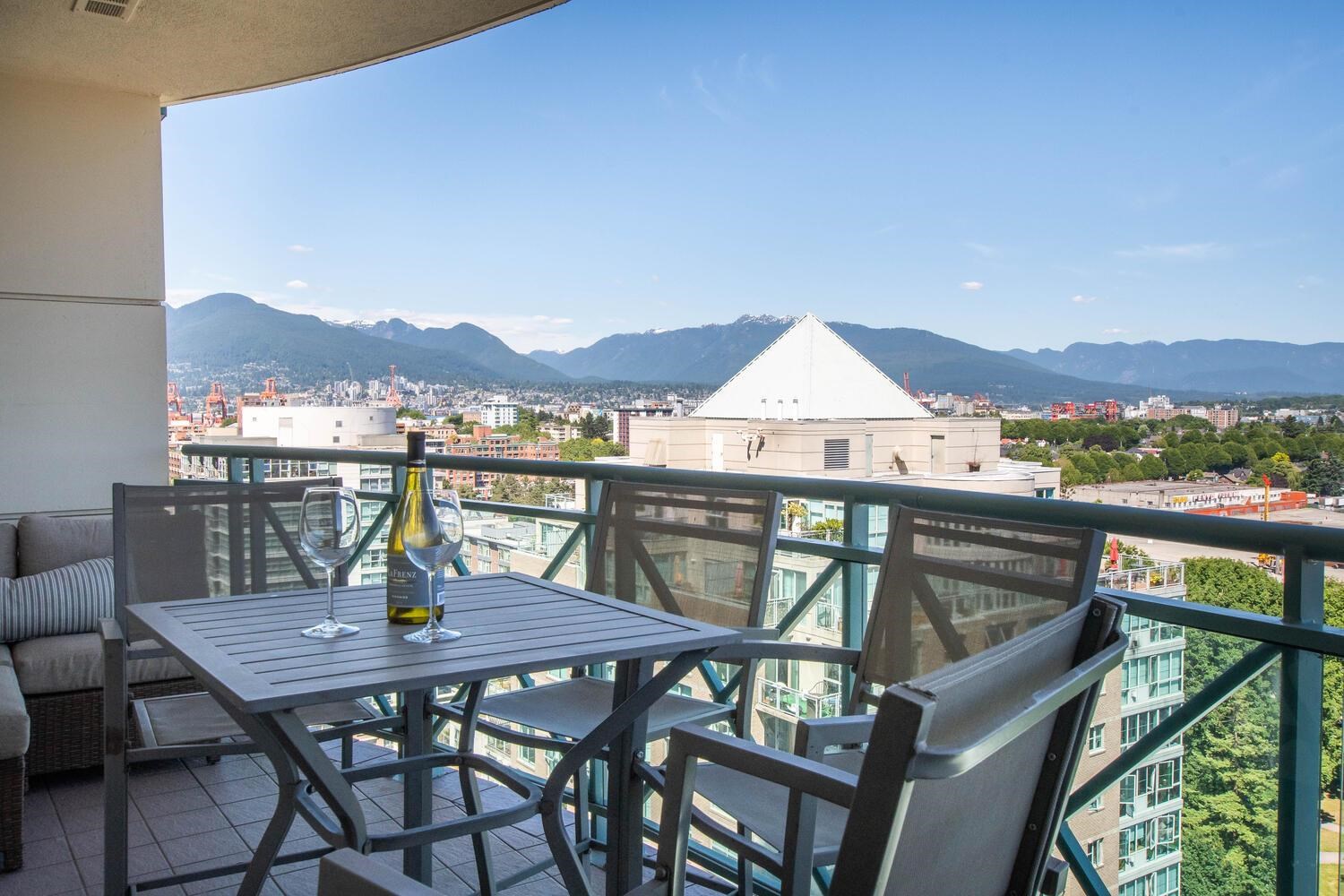 1704-1188 Quebec Street, Vancouver, BC, V6A 4B2