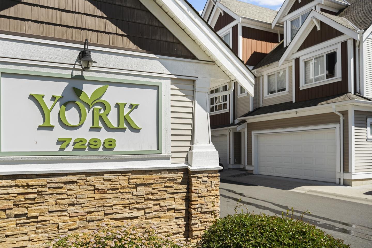 22-7298 199a Street, Langley, BC, V2Y 0H9