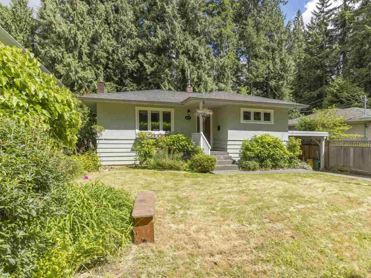 2112 Mackay Avenue, North Vancouver, BC, V7P 2M7