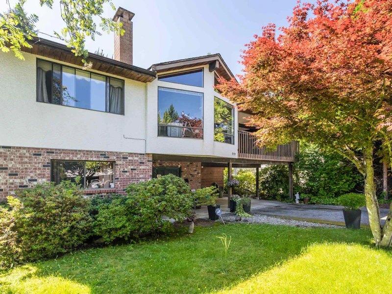 3193 Hoskins Road, North Vancouver BC V7J 3B5