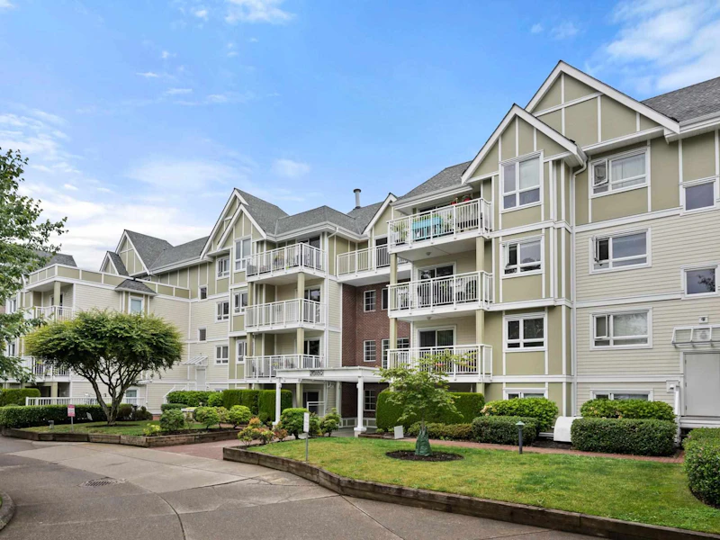 301 - 20189 54th Avenue, Langley BC V3A 3W2