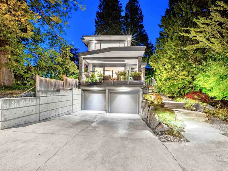 2491 Haywood Avenue, West Vancouver, BC, V7V 1Y2