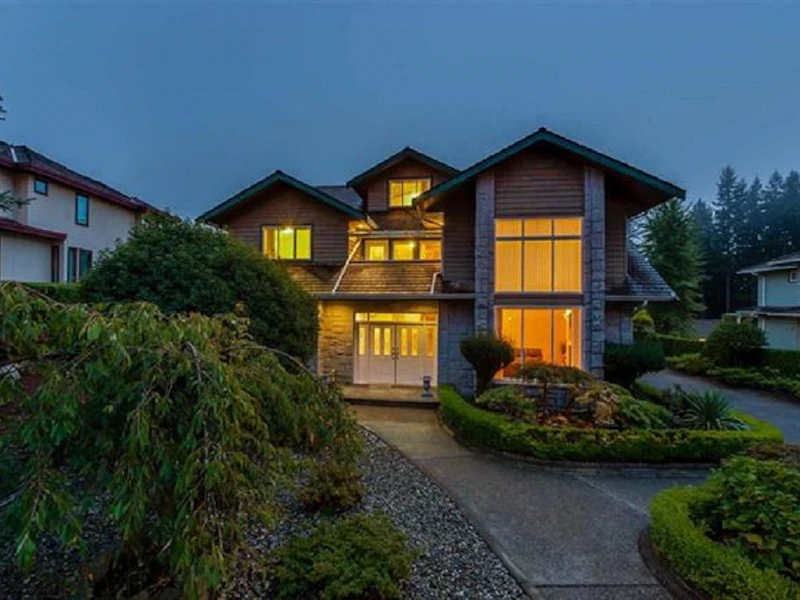 927 Dempsey Road, North Vancouver BC V7K 3C9