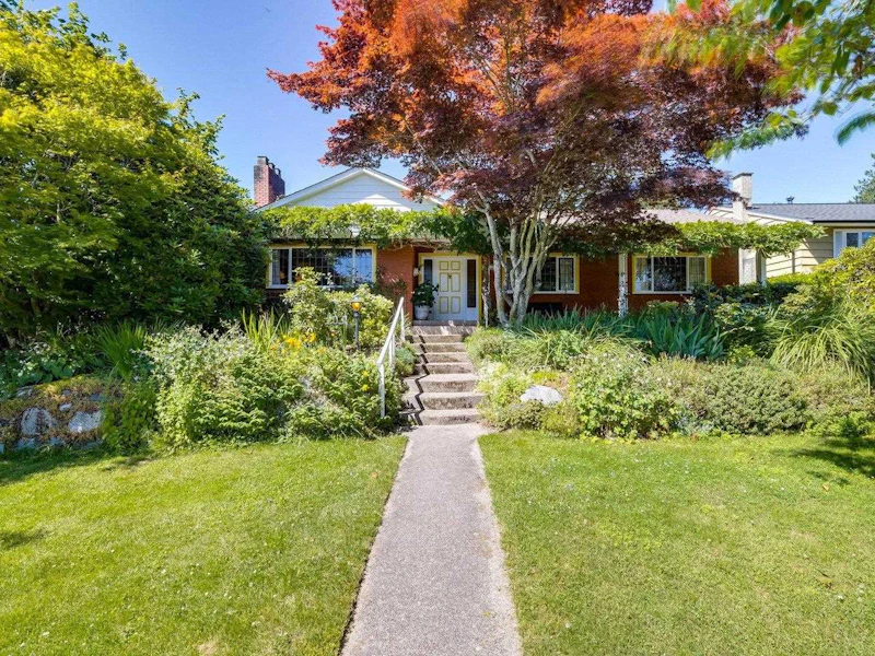 2031 W 30th Avenue, Vancouver BC V6J 3A4