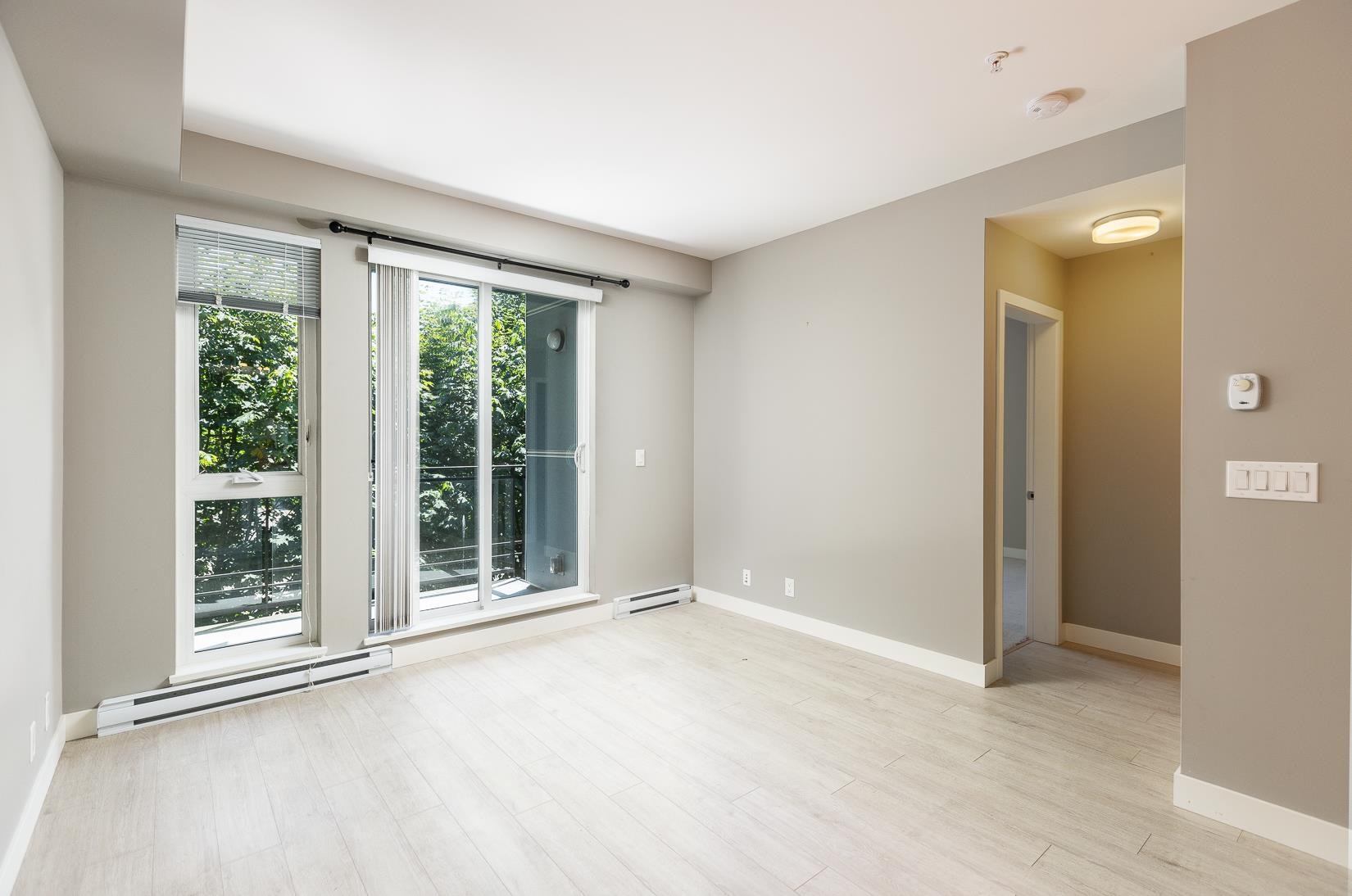 307-13925 Fraser Highway, Surrey, BC, V3T 4E6
