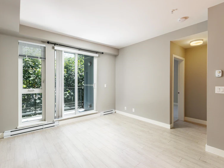 307-13925 Fraser Highway, Surrey, BC, V3T 4E6