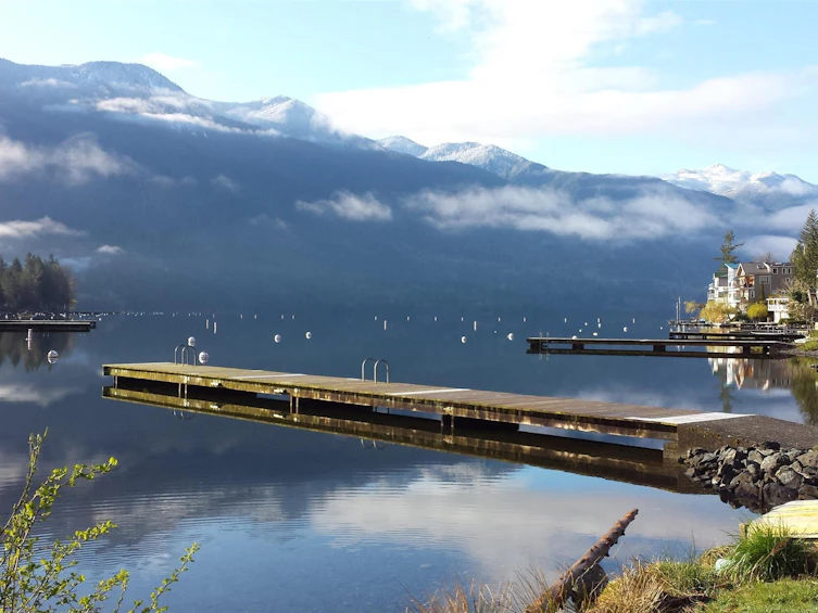 206 Lakeshore Drive, Cultus Lake, BC, V2R 5A1