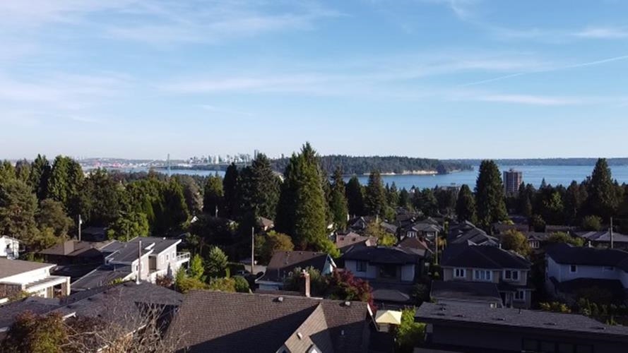 1484 Kings Avenue, West Vancouver, BC, V7T 2C9