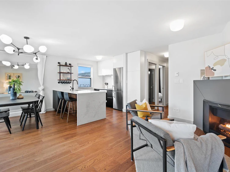 403-985 W 10th Avenue, Vancouver, BC, V5Z 1L9