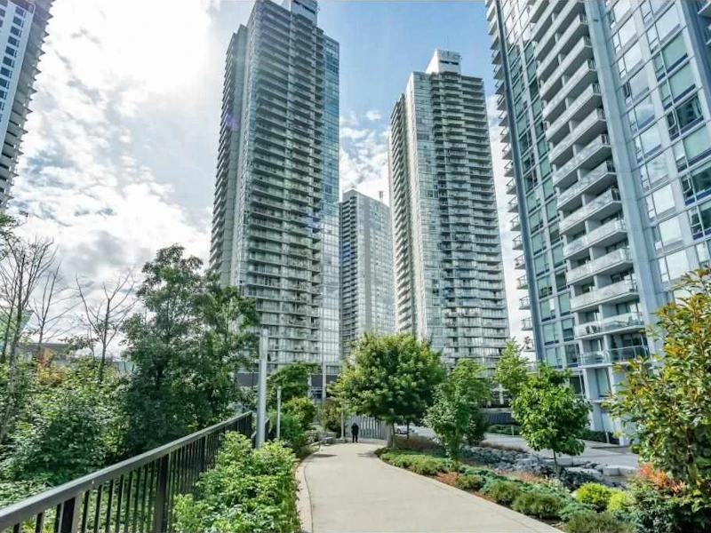1003 - 9981 Whalley Boulevard, Surrey BC V3T 0G6