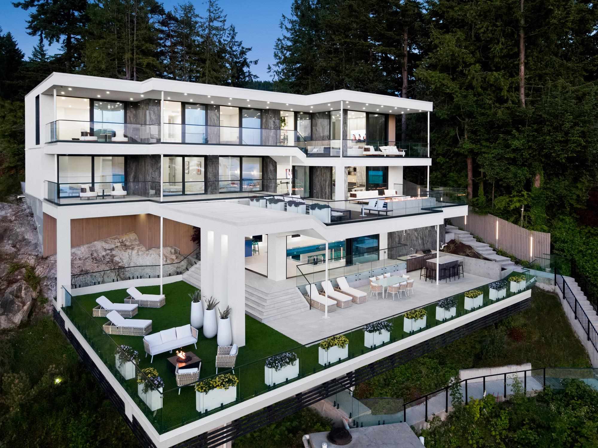 6435 Madrona Crescent, West Vancouver, BC, V7W 2J7