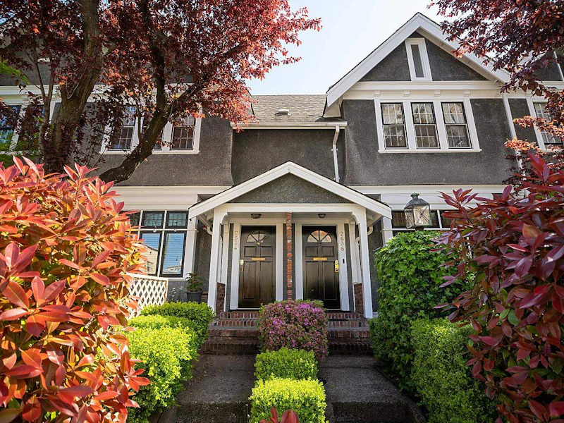 2636 Hemlock Street, Vancouver BC V6H 2V5