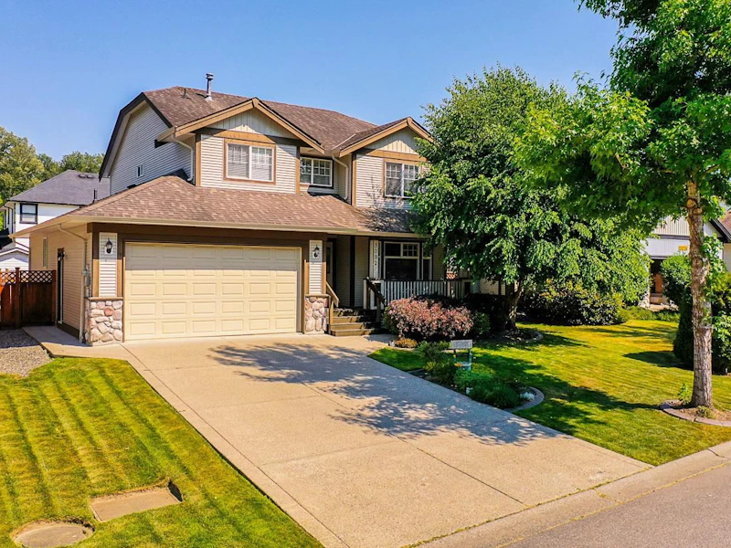 5082 223a Street, Langley BC V2Y 2V2
