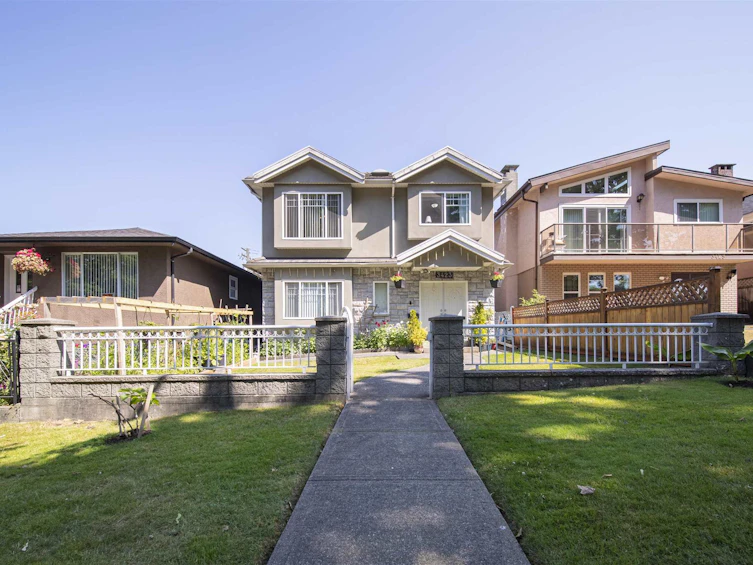 3423 E Pender Street, Vancouver, BC, V5K 2C9