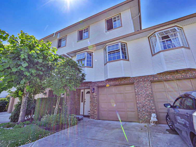 15-10045 154 Street, Surrey, BC, V3R 4J5