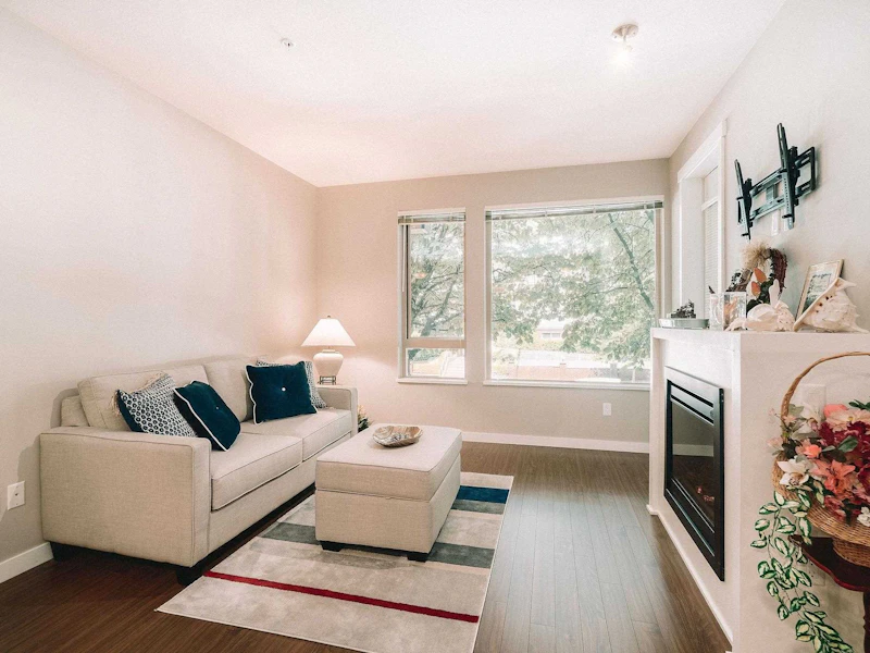 214 - 119 W 22nd Street, North Vancouver BC