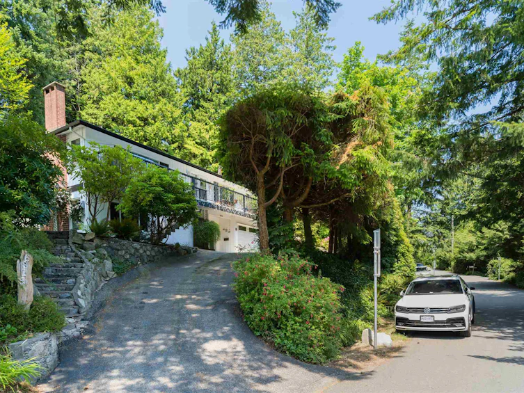 6825 Hycroft Road, West Vancouver, BC, V7W 2K7