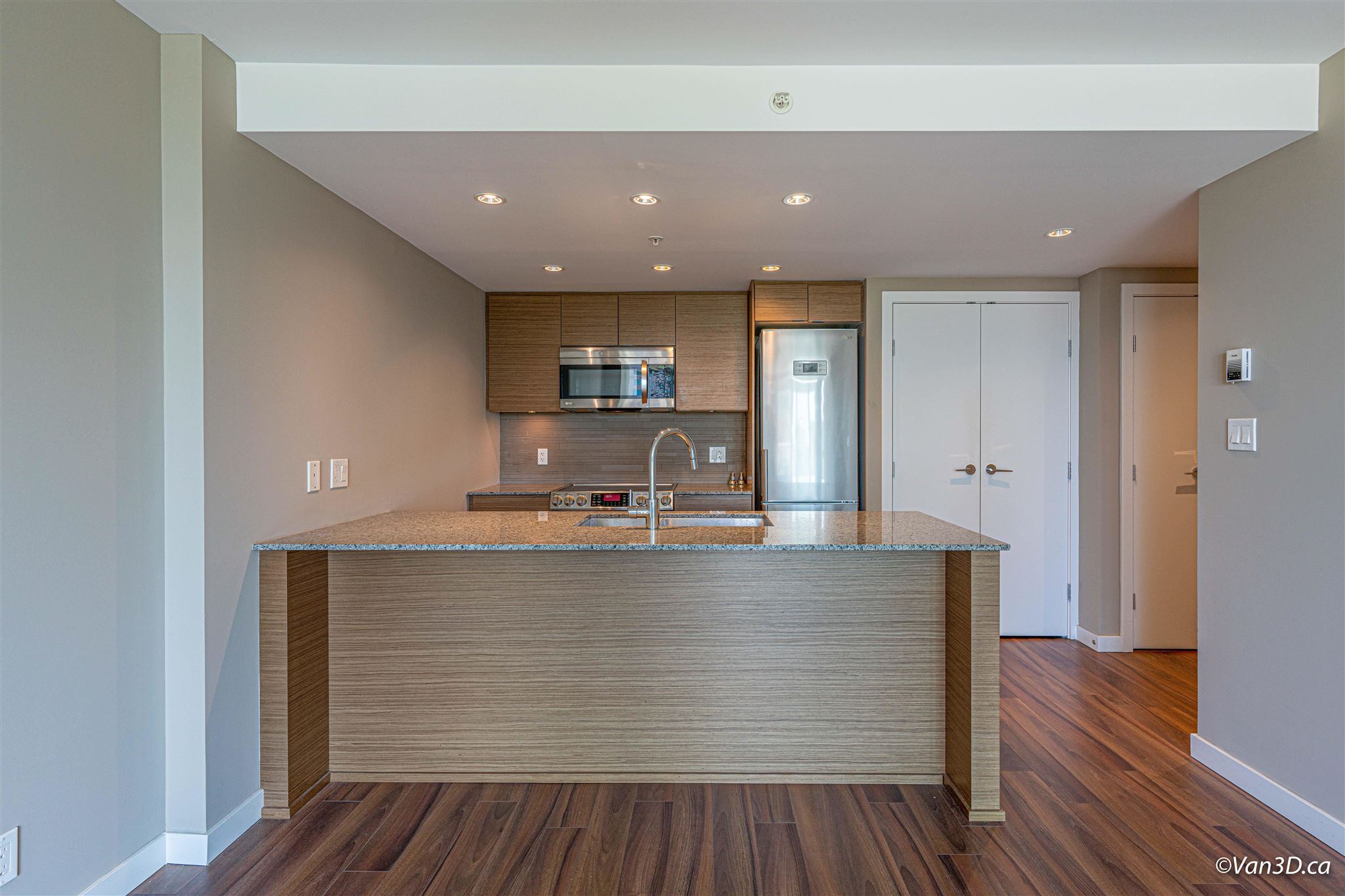808-135 E 17th Street, North Vancouver, BC, V7L 0C4