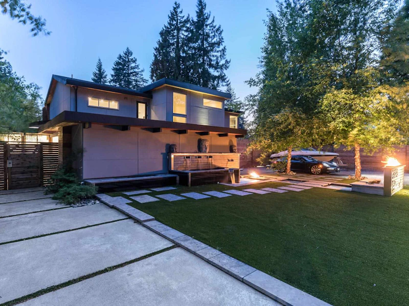 2675 Edgemont Boulevard, North Vancouver BC V7R 2N1