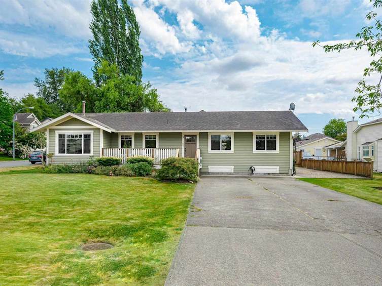 21764 50 Avenue, Langley, BC, V3A 3T3