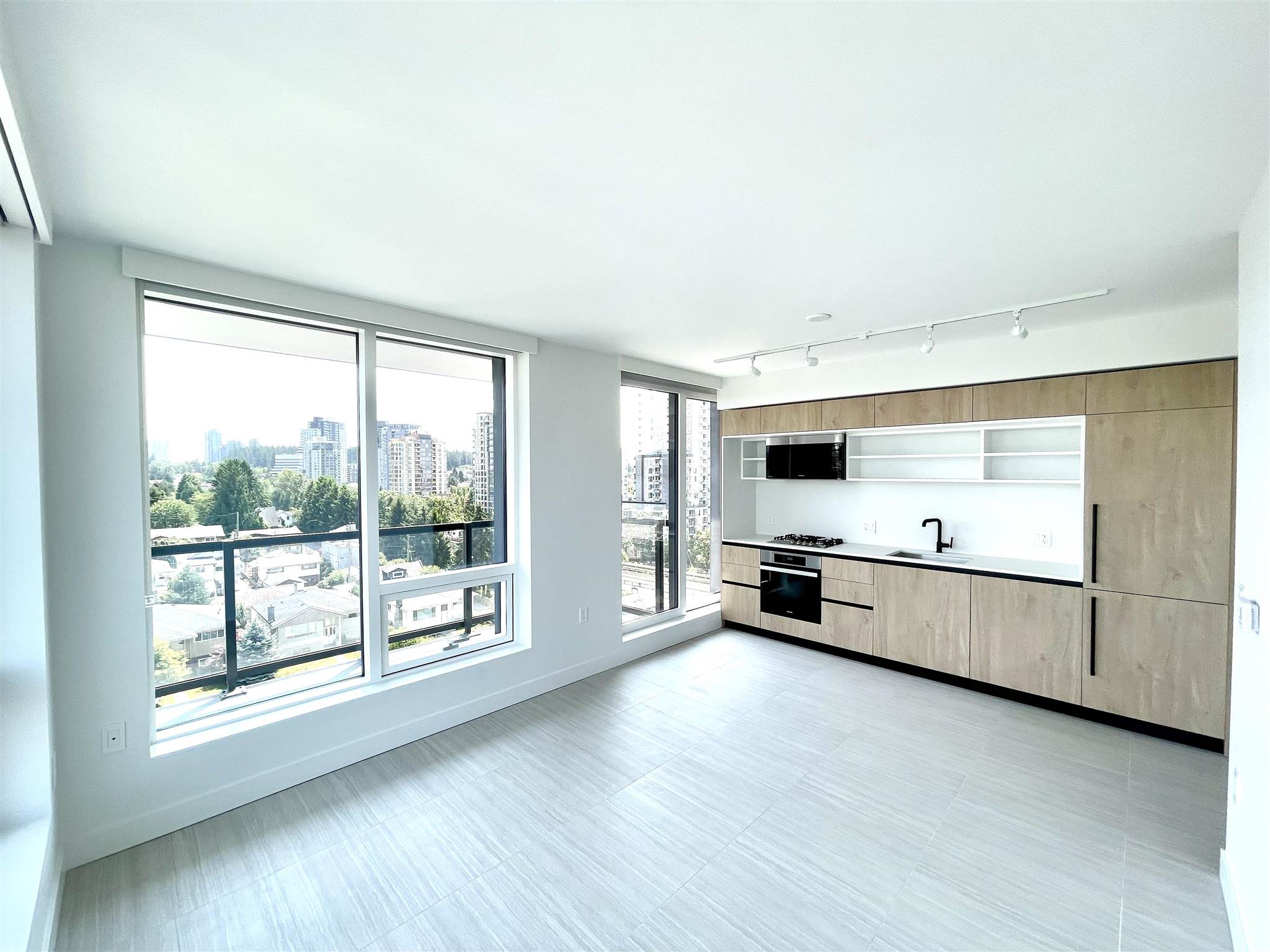 803-5058 Joyce Street, Vancouver, BC, V5R 4G6