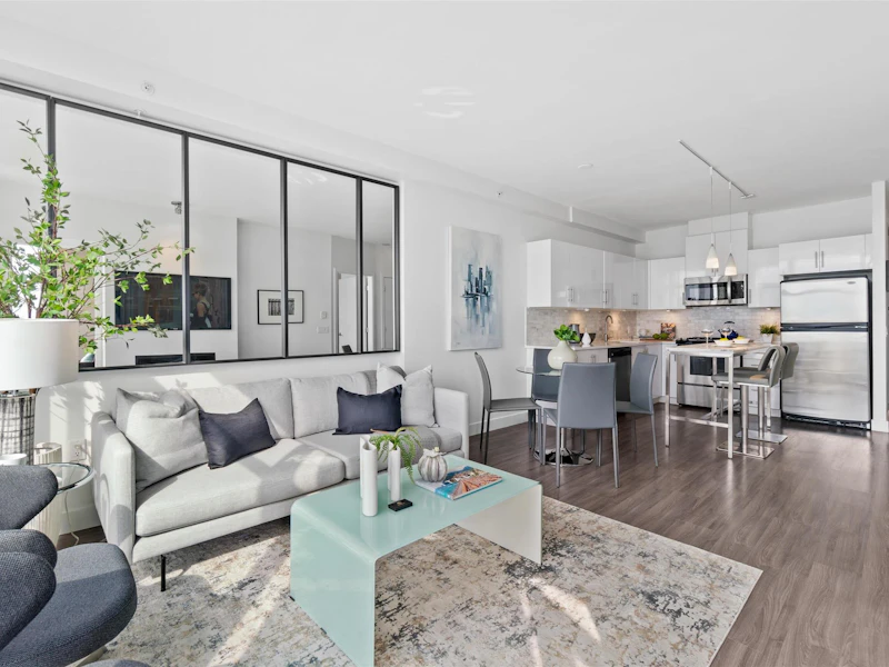 1605 - 155 W 1st Street, North Vancouver BC V7M 3N8