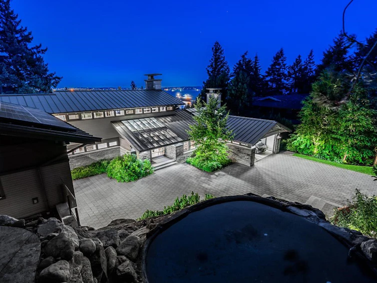 4360 Rockridge Road, West Vancouver, BC, V7W 1A7