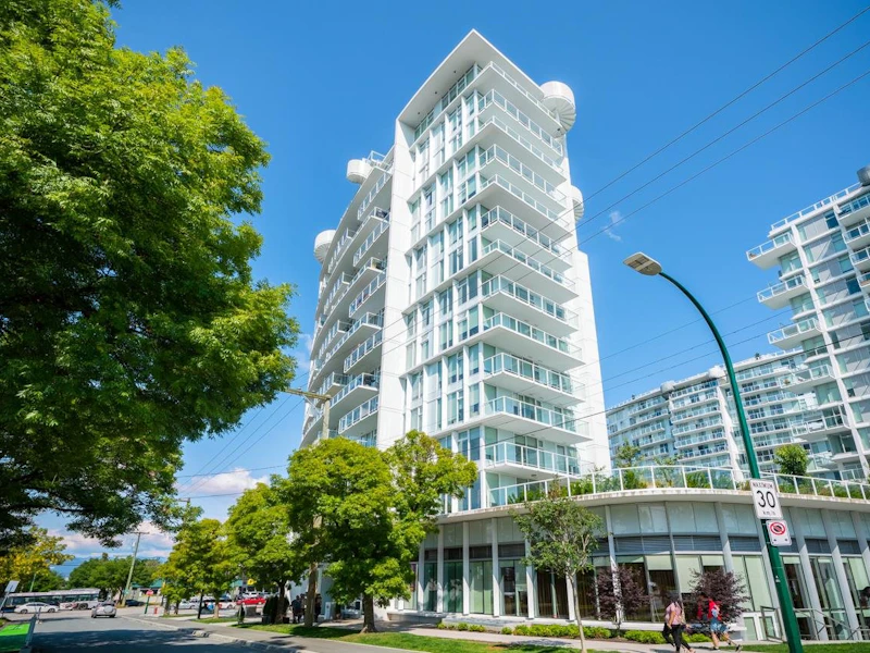 302 - 4638 Gladstone Street, Vancouver BC