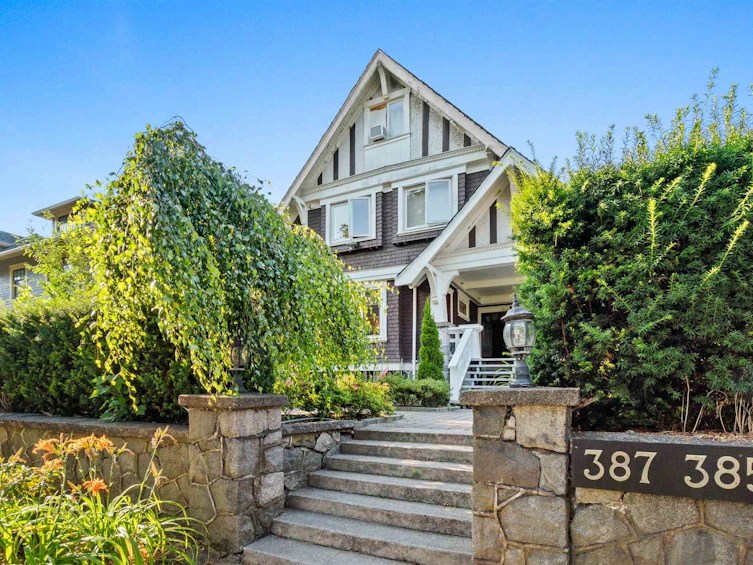 387 W 13th Avenue, Vancouver, BC, V5Y 1W2