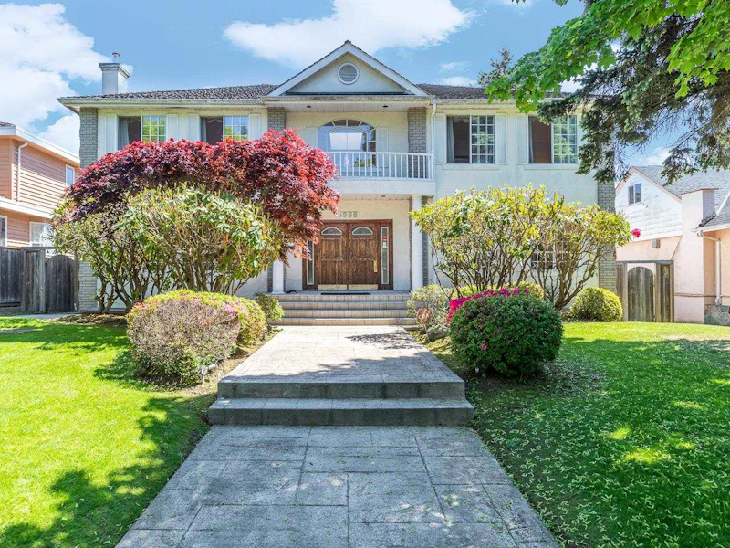 6988 Selkirk Street, Vancouver BC V6P 4H2