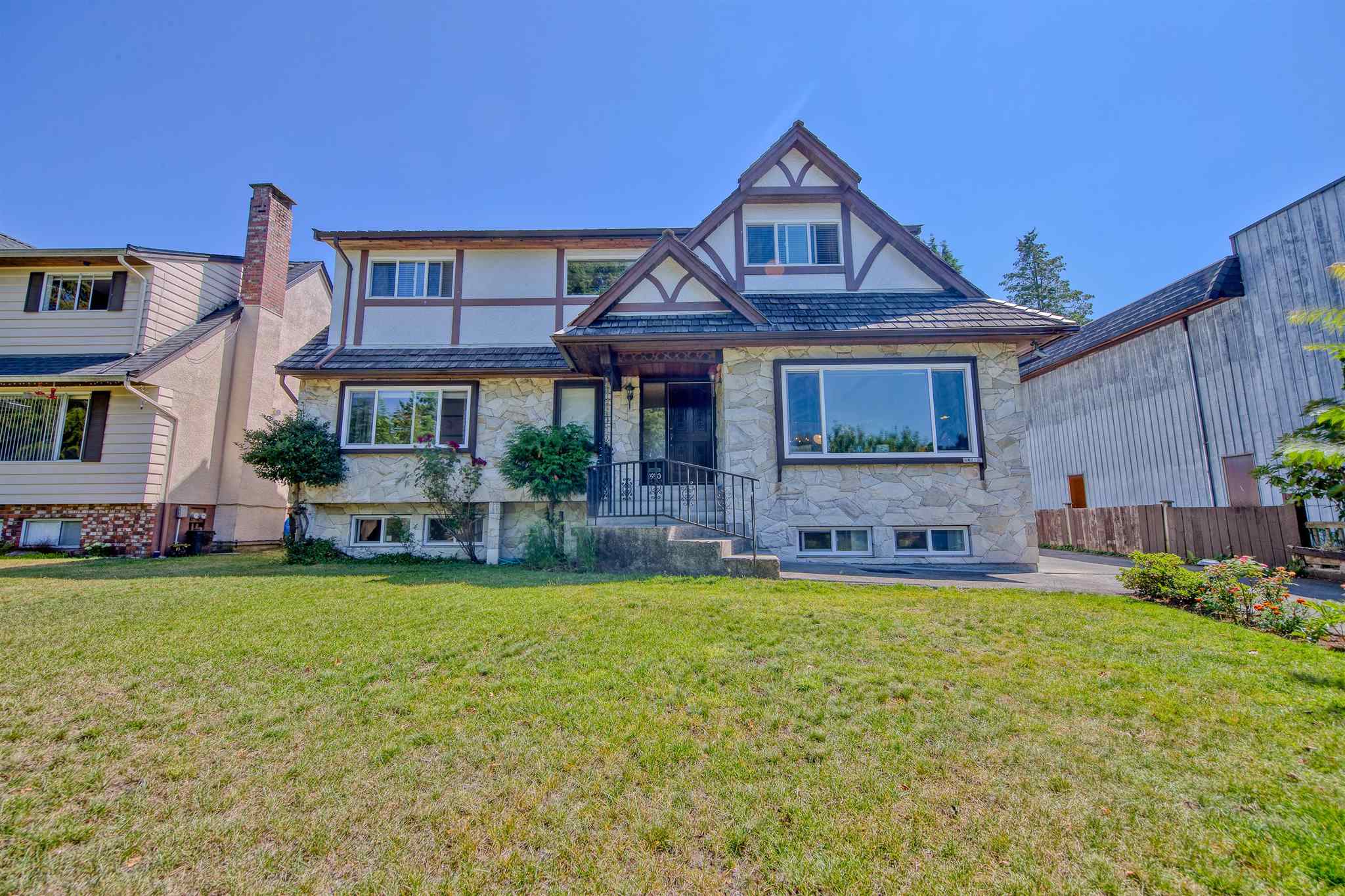 1590 Giles Place, Burnaby, BC, V5A 3K6