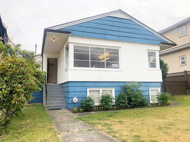 3744 Linwood Street, Burnaby BC V5G 1N5