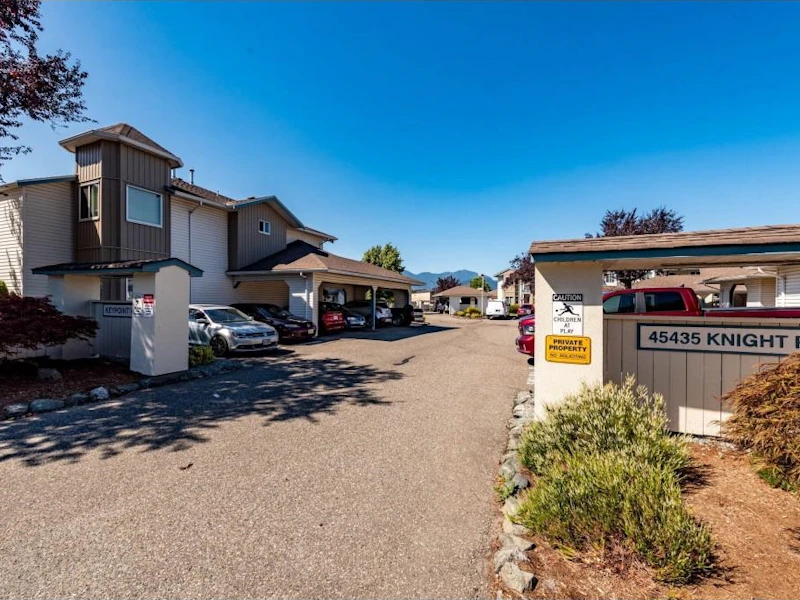 15 - 45435 Knight Road, Chilliwack BC V2R 3E8