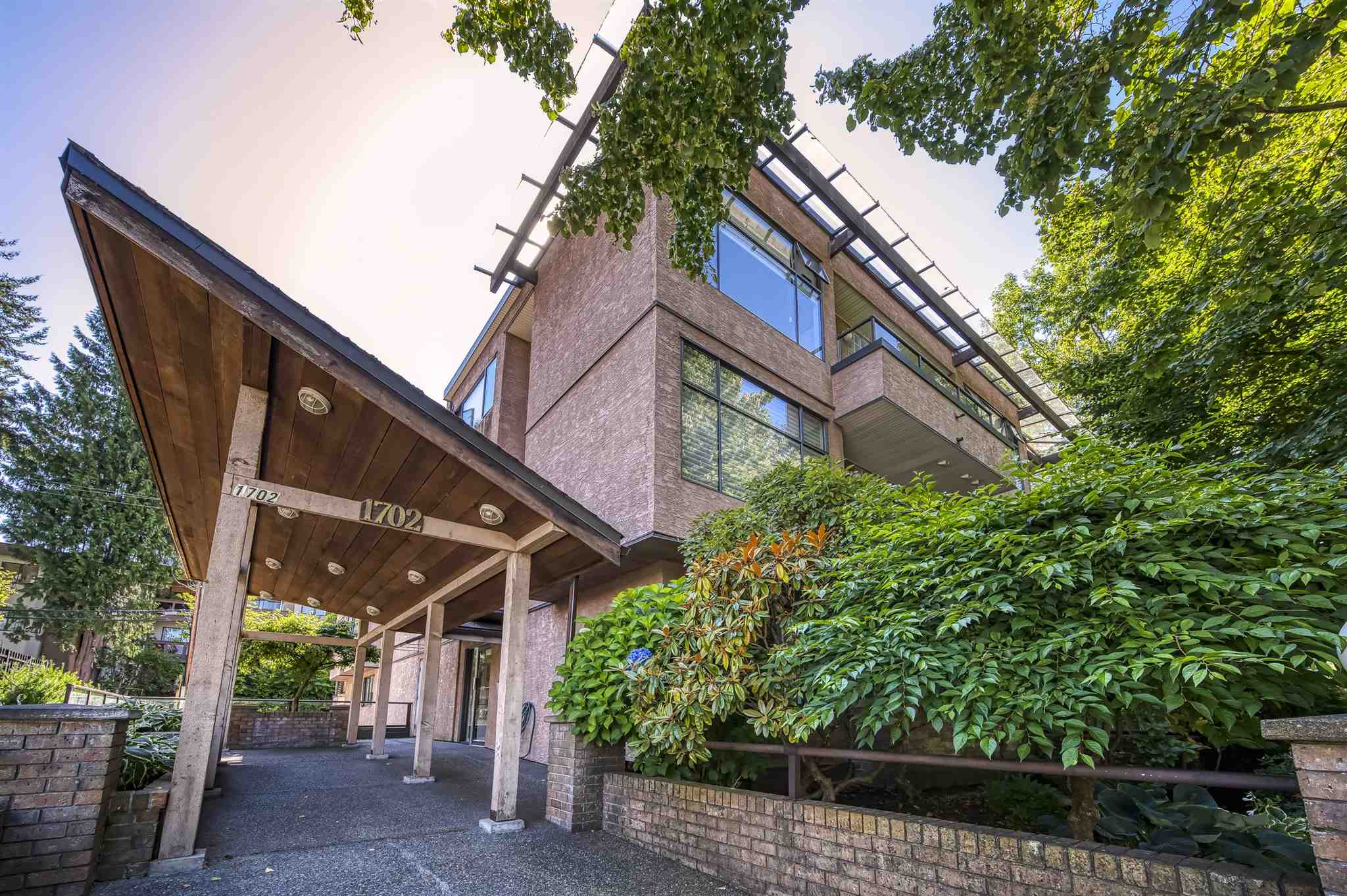 104-1702 Chesterfield Avenue, North Vancouver, BC, V7M 2P1