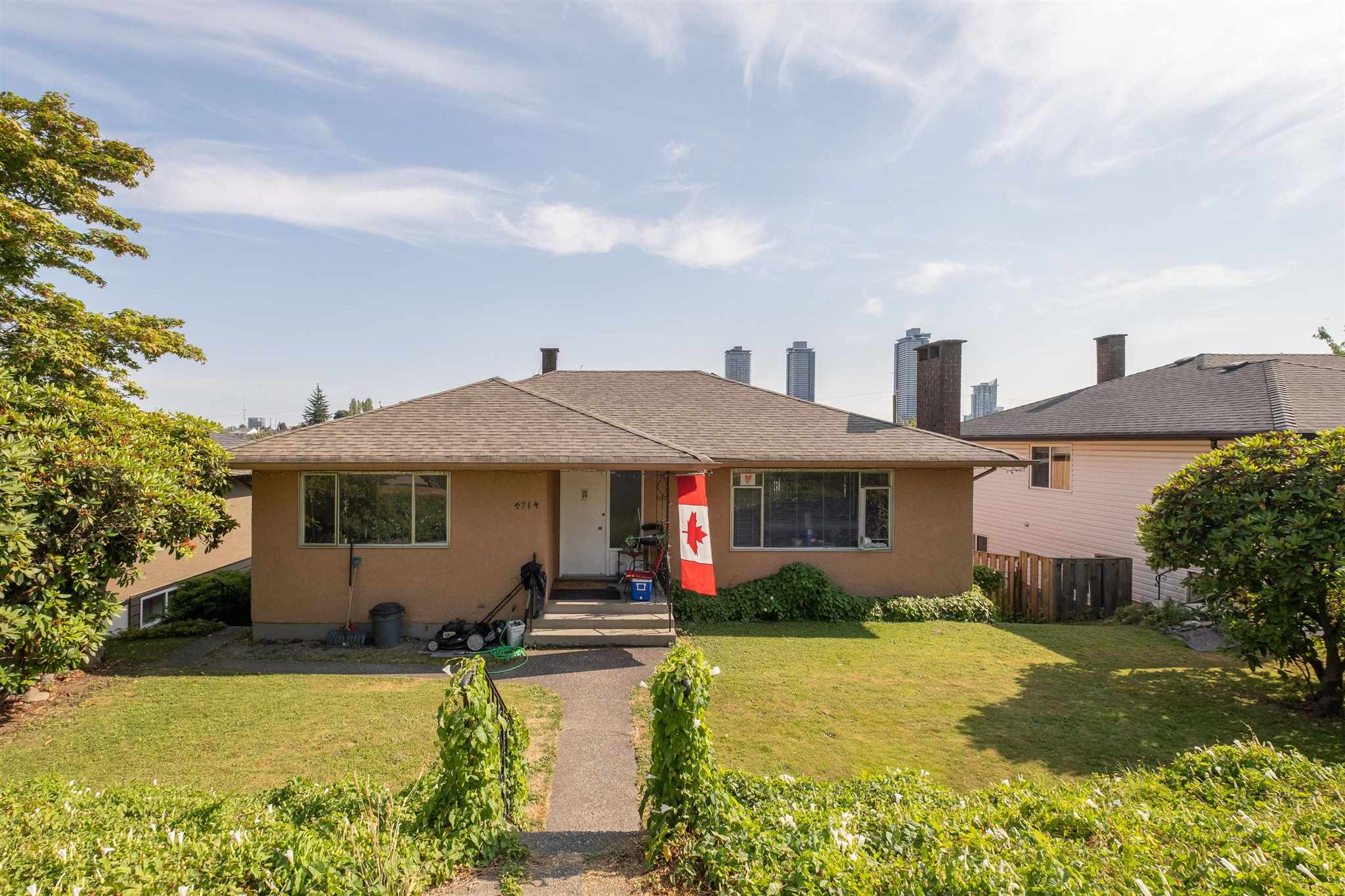 4714 Parker Street, Burnaby, BC, V5C 3E3