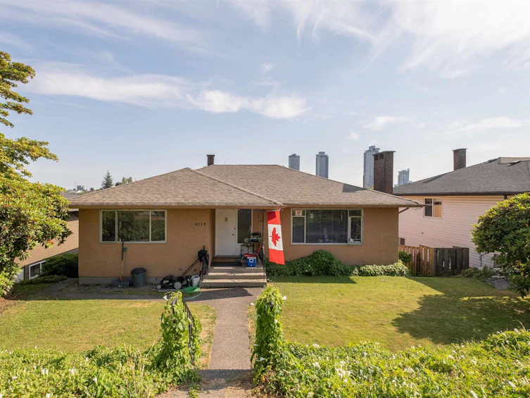 4714 Parker Street, Burnaby, BC, V5C 3E3