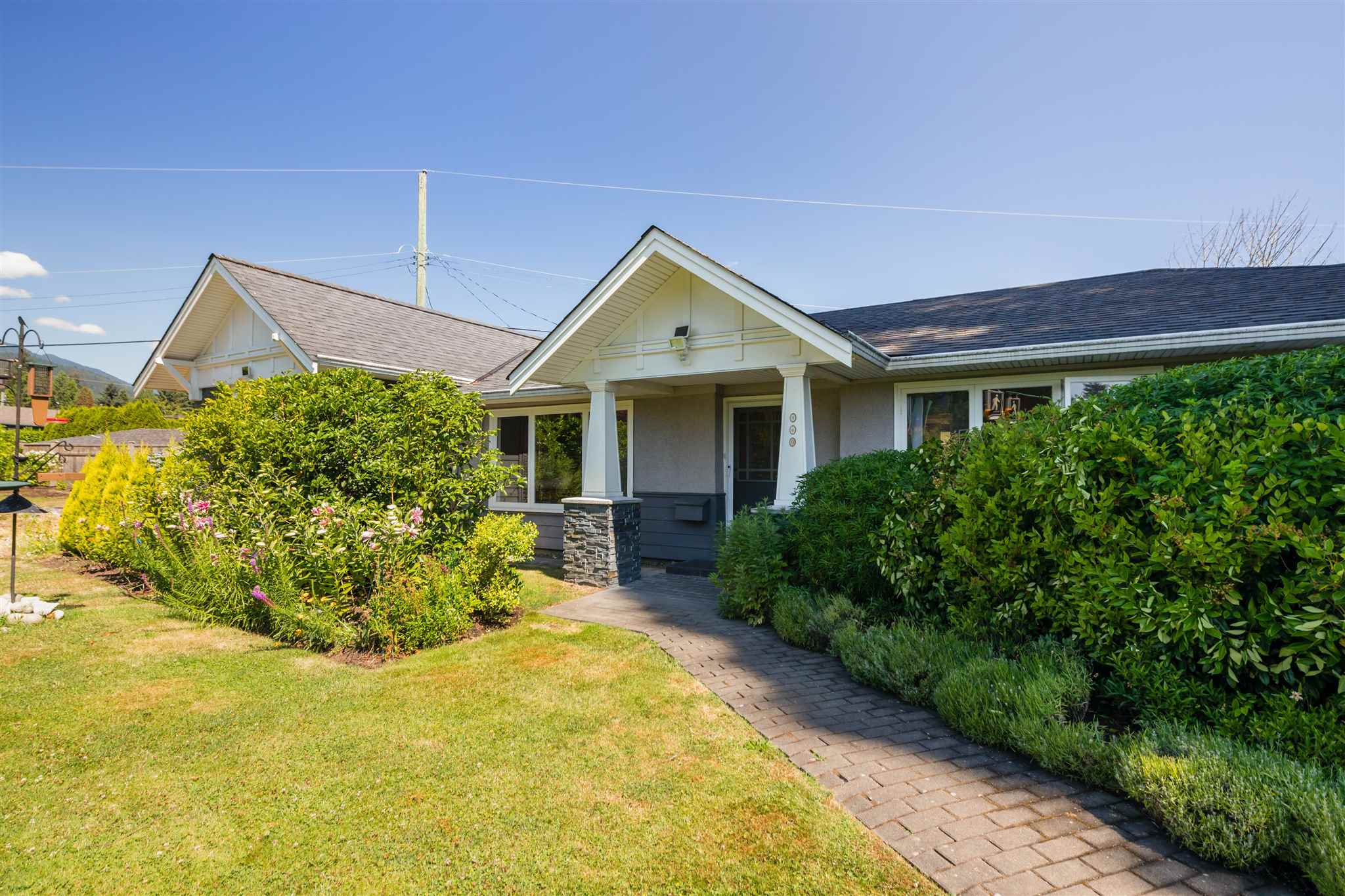 960 W Queens Road, North Vancouver, BC, V7R 1H2