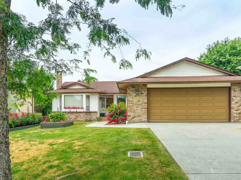 8551 152a Street, Surrey BC V3S 6G9