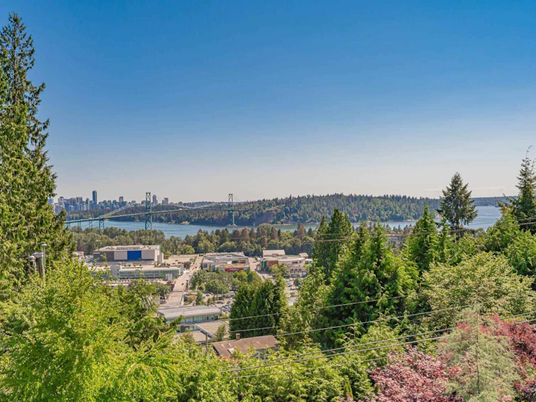 887 Esquimalt Avenue, West Vancouver, BC, V7T 1J9