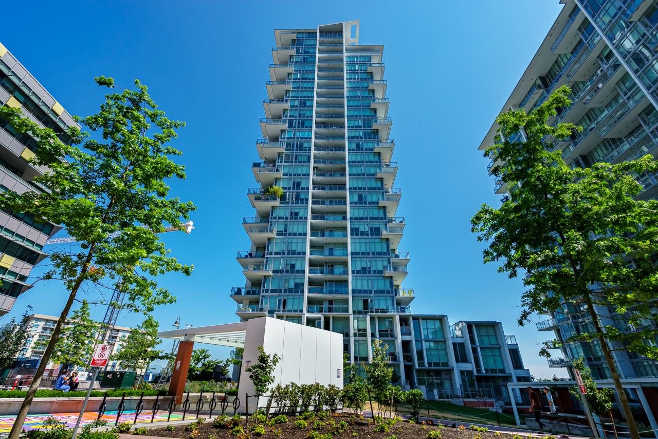 503-258 Nelson's Court, New Westminster, BC, V3L 0J9