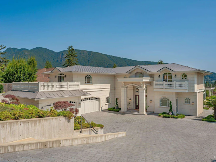 890 Kenwood Road, West Vancouver, BC, V7S 1S9