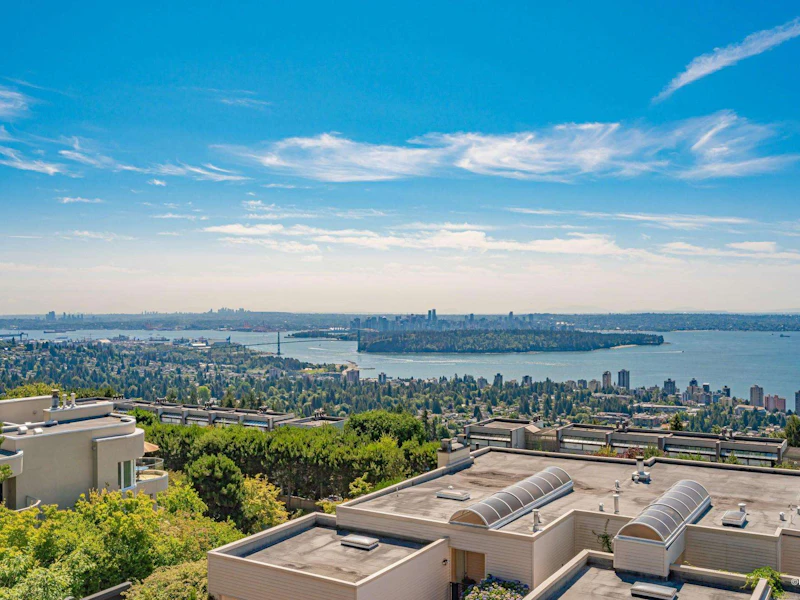 215 - 2274 Folkestone Way, West Vancouver BC V7S 2X7