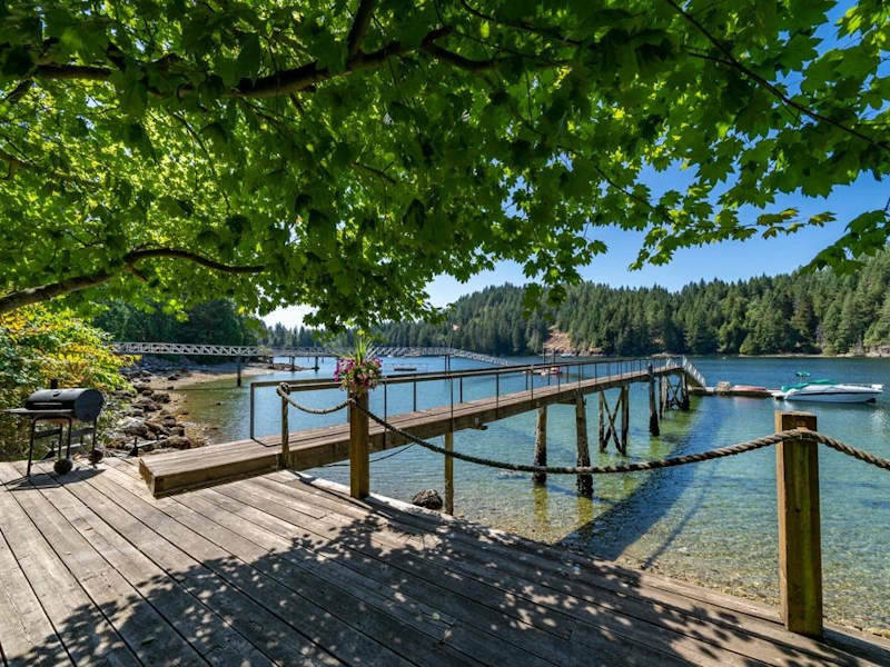 3990 Marine Avenue, Port Moody BC V3H 4R9